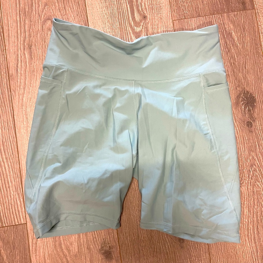 Old Navy Women's High-Waisted 8” Biker Shorts -Ice Blue